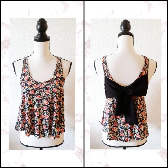 Charlotte Russe Tops - CR Floral Bow Tank Top